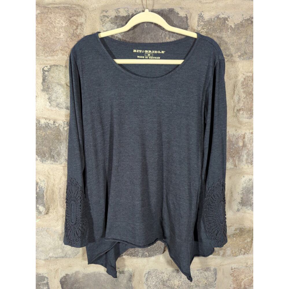 Bit & Bridle Women's Charcoal Gray Crochet Lace Sleeve Handkerchief Hem Top M